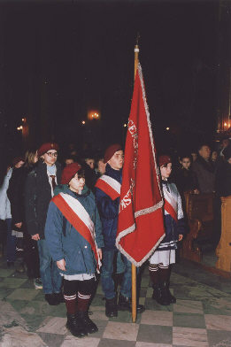 Msza w. w 25-lecie mierci Sugi Boej Anny Jenke, Jarosaw 15 luty 2001 r. - Poczet sztandarowy Harcerzy