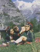 Dzieci Św. Gianny: Mariolina, PierLuigi, Gianna i Laura w Courmajeur w 1963 r. po śmierci matki