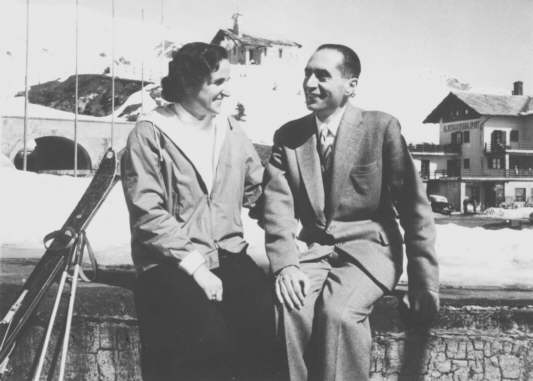 Piotr i Gianna w Sestriere, w kwietniu 1955 r. Fotografia pochodzi z prywatnych zbiorw Krystyny Zajc