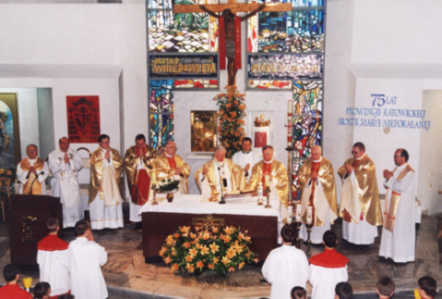 Gwnym celebransem Mszy w. jubileuszowej z okazji 75-lecia Prowincji Katowickiej by ks. abp Damian Zimo