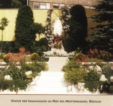 Statue der Immaculata im Hof des Mutterhaus, Breslau