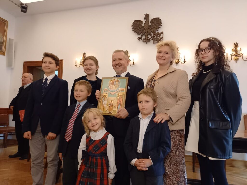 Mgr Janusz Wardak laureatem Nagrody im. S�ugi Bo�ego Jerzego Ciesielskiego – Ojca Rodziny 2021. Fotografia opublikowana na stronie: https://pro-life.pl/przyznano-nagrode-im-sl-bozego-j-ciesielskiego/