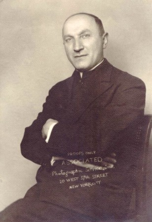 Ks. Zygmunt Kaczyński (1894-1953). Fot. Arch. Warszawskiej Kurii Metropolitalenj. Opublikowano w Naszym Dzienniku,
w numerze 110 (2823) z dnia 12-13 maja 2007 r.